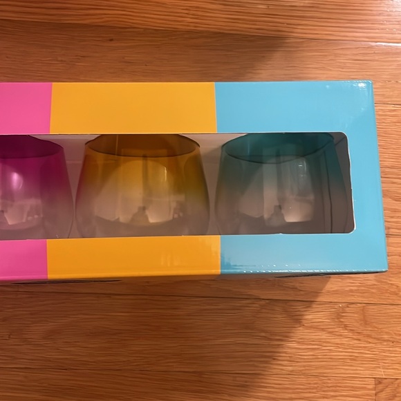 Brand new - Pride Wine Glasses - Picture 3 of 3
